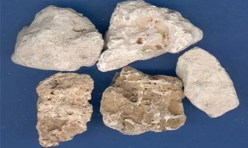 没想到这个矿石药治疗皮肤病真有一手,可惜很