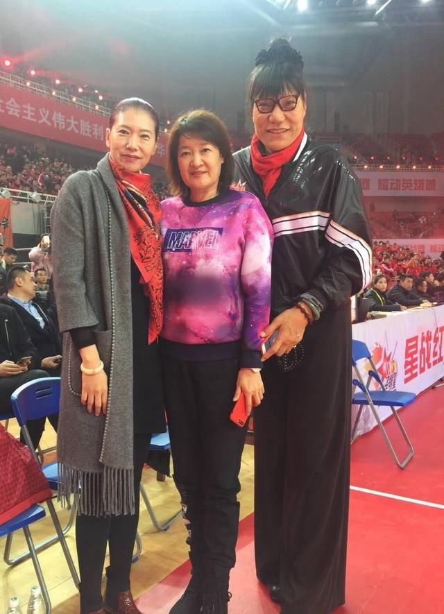中国女巨人郑海霞罕见露面,受伤病影响51岁已