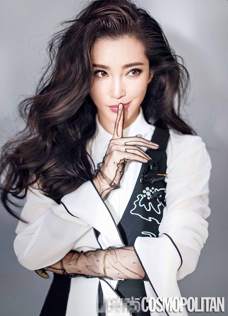 李冰冰再登大刊周年封面 最会拍时尚大片的女王