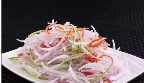 何洁3个月瘦了30斤,除了水煮菜她还做了啥?