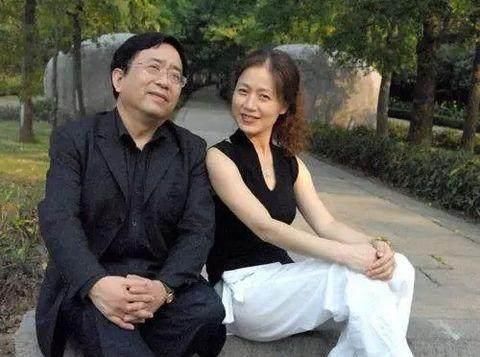 82岁艺术家韩美林生子!杨振宁翁帆等四对老少