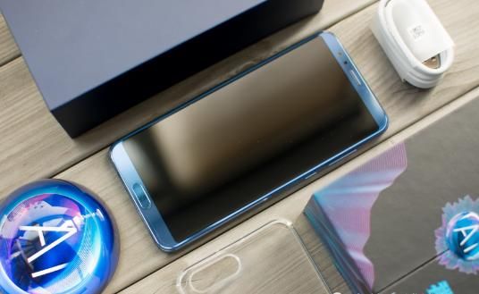 荣耀V10:NFC+无刘海+麒麟970,直降800元,小