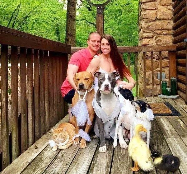 搞笑图片幽默段子笑话:减肥中心的教练,自己编