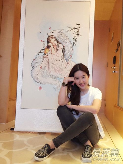 刘亦菲刘雯刘诗诗 女星私服街拍都爱穿T恤
