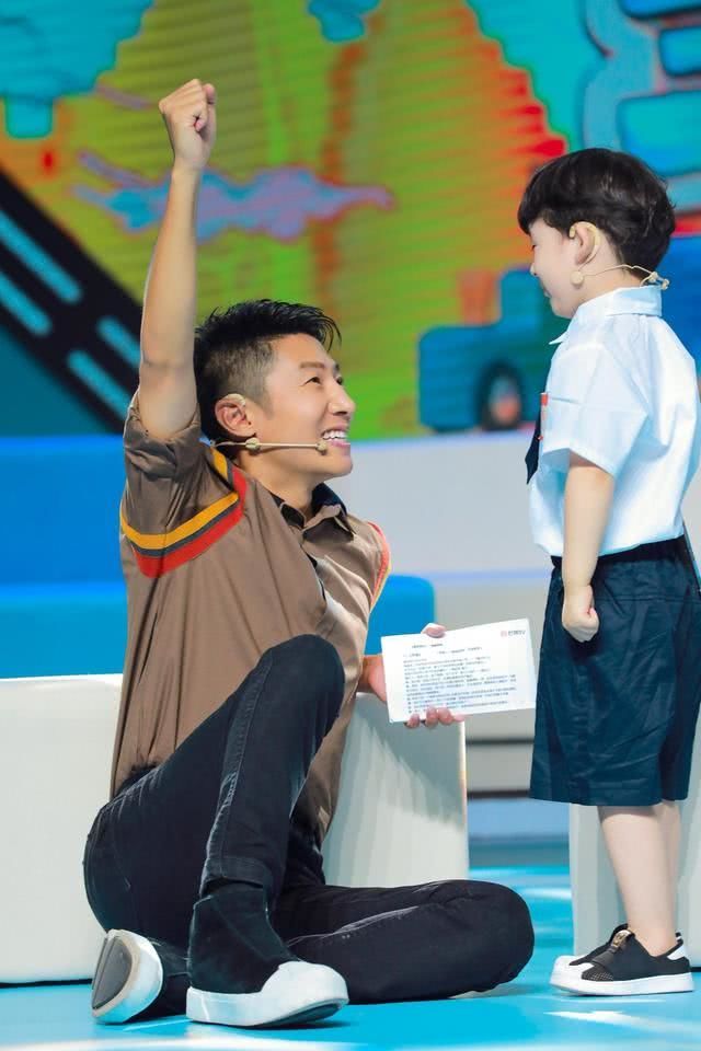 邓莎儿子大麟子软萌可爱,参加《童言有计》,最