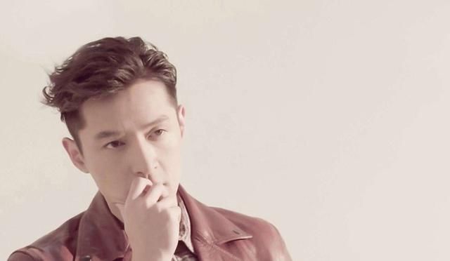 胡歌为抑郁患者写了句鼓励话语,网友:胡歌没什