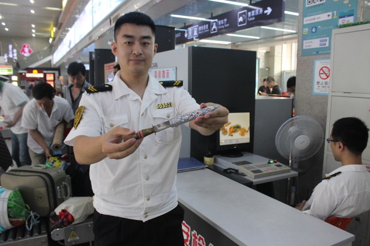 工艺品刀剑仍属于管制刀具 被禁上长途车 工艺品刀剑仍属于管制刀具 被禁上长途车