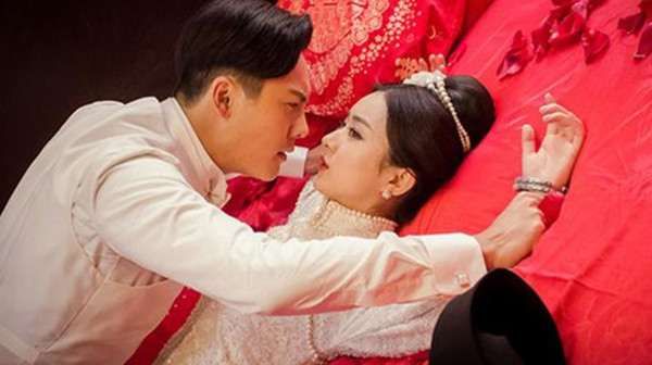 陈伟霆和赵丽颖的亲吻照!网友:仔细看最后一张