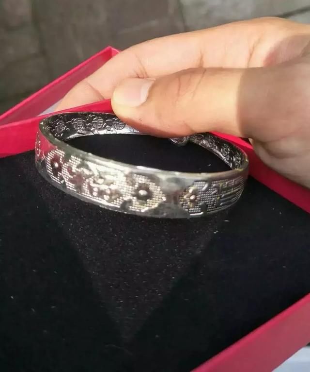 没买东西却收到快递?益阳一男子竟莫名其妙被