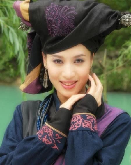 大郑爽和小郑爽,都是那么美,可同行不同命!