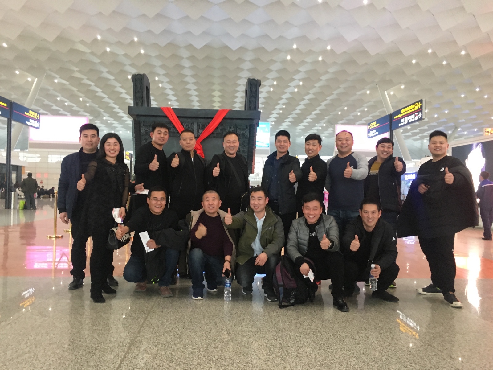 热烈祝贺尚品本色木门 “尚”有蓝图 天道酬勤 年会在三亚隆重