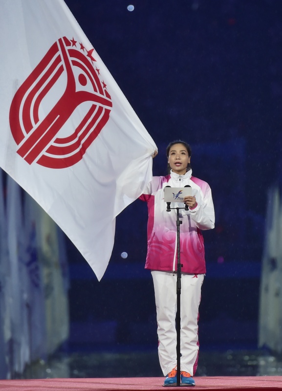 8月27日,第十三届全国运动会开幕式在天津奥林匹克中心体育场举行.