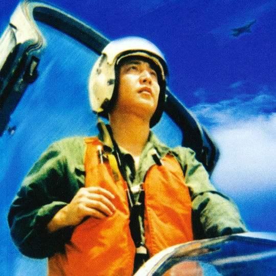 为中国海军庆贺69岁生日,这份大礼够厚重,国人