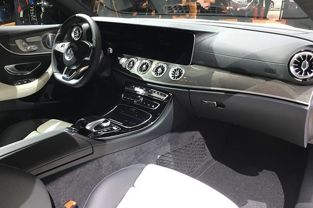 全新奔驰e级coupe内饰