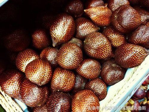 网友票选十大最难吃水果,第一名是火龙果的兄