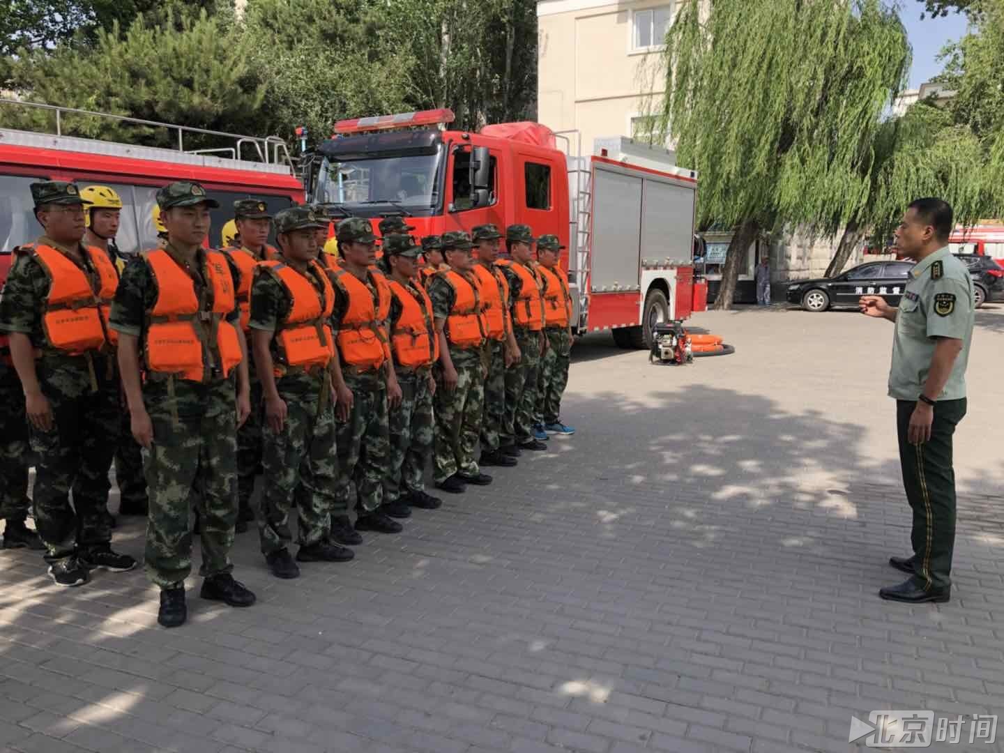 怀柔支队开展防汛抗洪水域救援实战演练