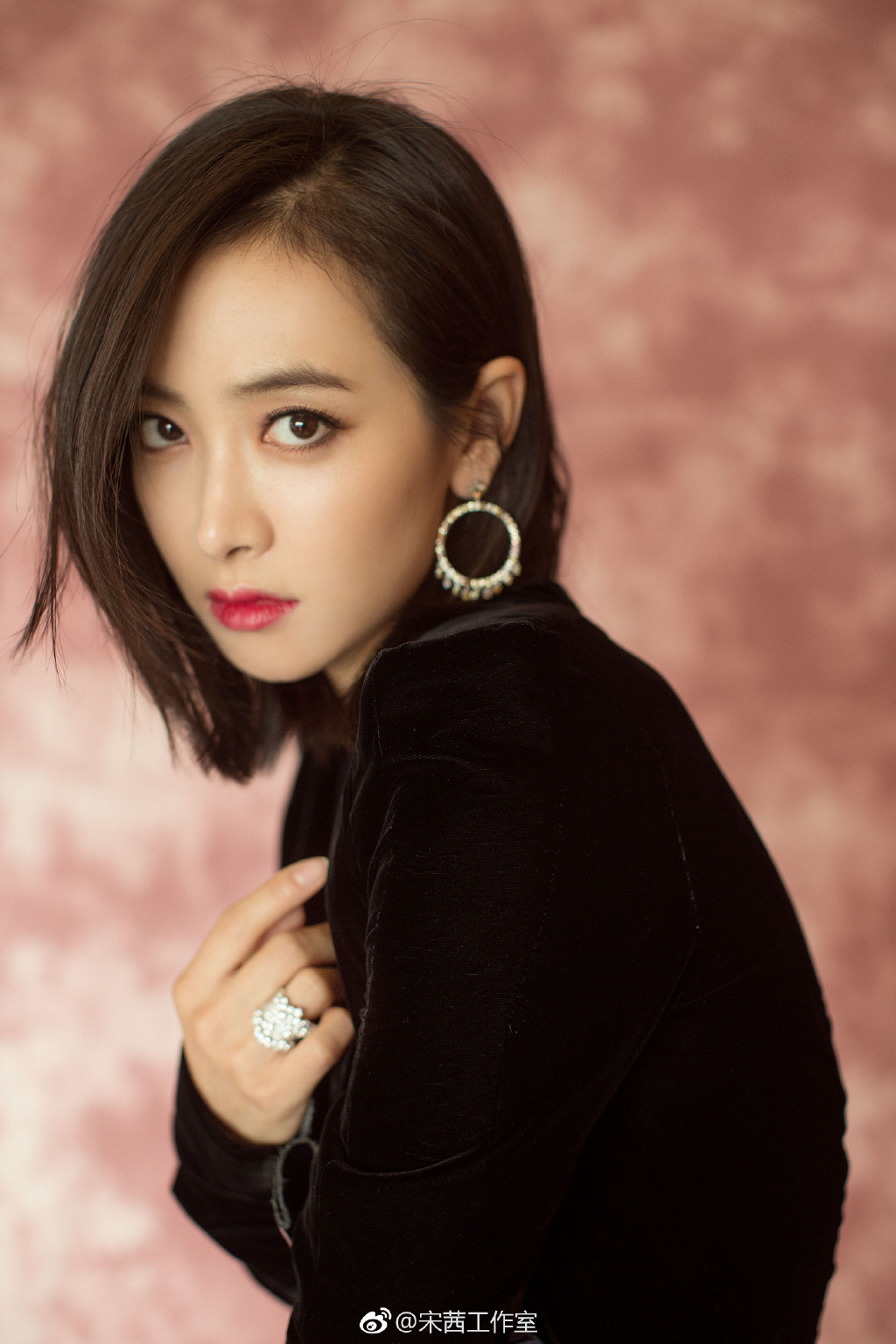 [宋茜][分享]170909 慈善"茜"行用心当下 宋茜出席2017芭莎明星慈善夜