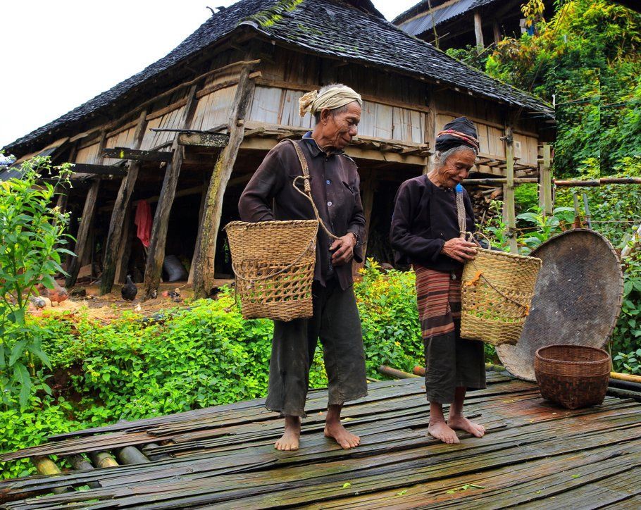 在云南偏远的一个山区里,他们一辈子也没出过