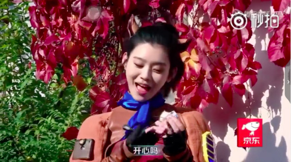 奚梦瑶大笑逼吃辣椒 王嘉尔过敏发作!痛苦爆汗