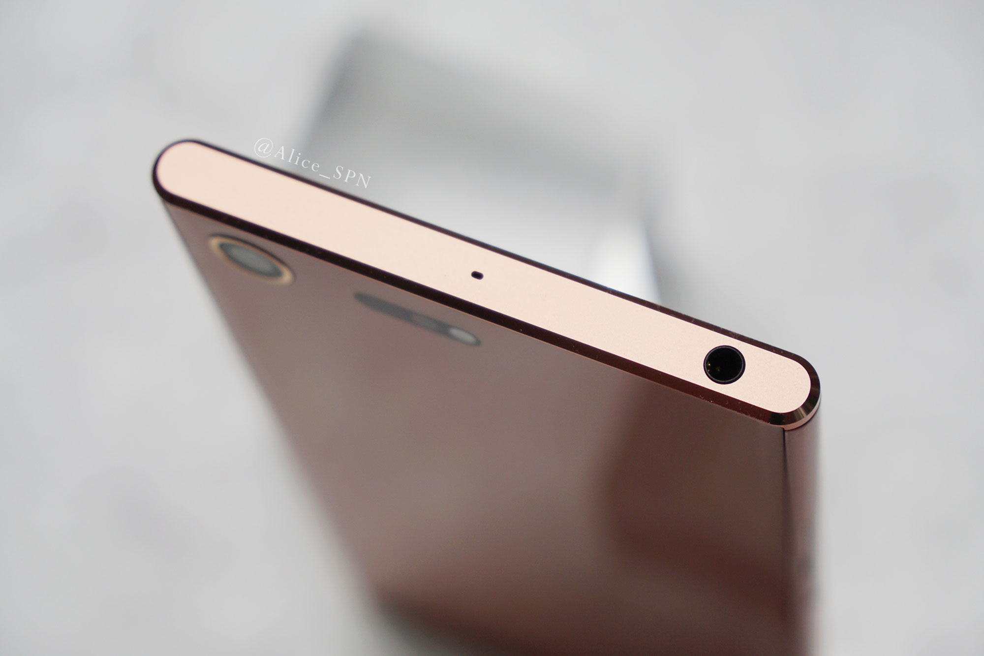 索尼XZP金粉版图赏:这个颜色真的好特别!