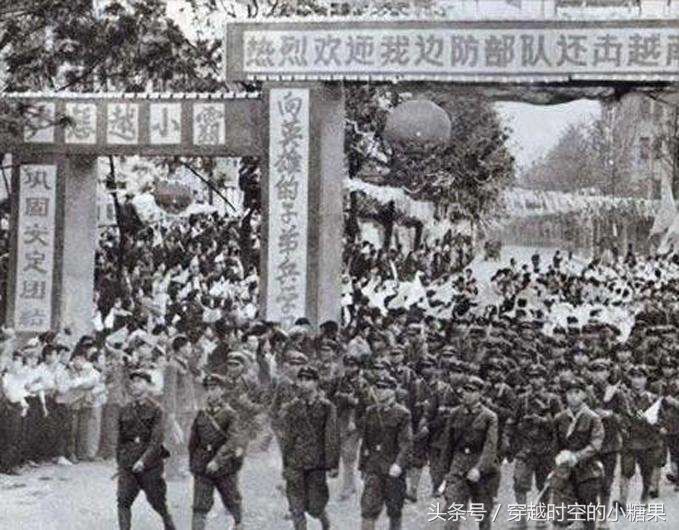 一组1979年对越自卫反击战我军炮兵阵地老照