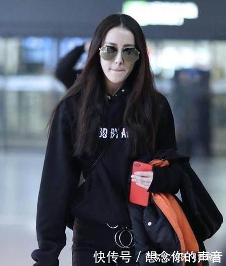 明星用的手机壳!鹿晗耿直,热巴简单,王源霸气,