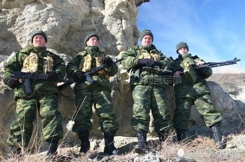 凌晨两点!俄罗斯舰队赶赴克里米亚,乌克兰炸桥