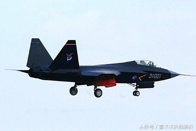 歼31不同歼20高低搭配,因为这是重型机,美俄说