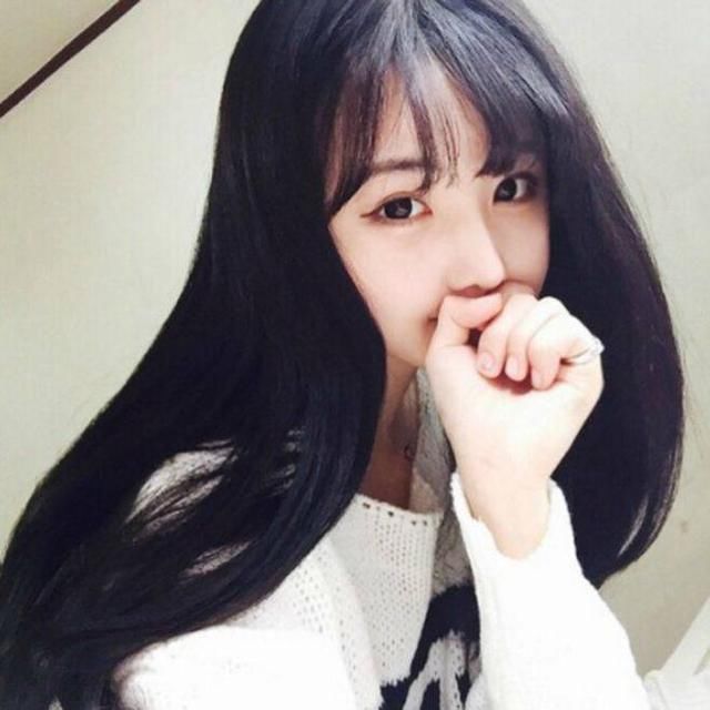 女生睡觉时头发怎么放,关系到颜值问题!尤其第