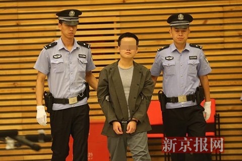 男子持水果刀刺死路人:不敢自杀所以杀人偿命