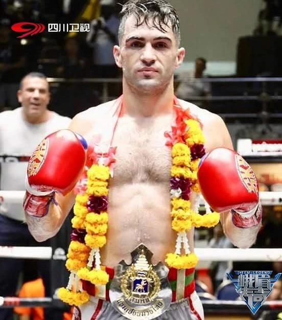 世界泰拳名将强势击败中国名将,有望二番战