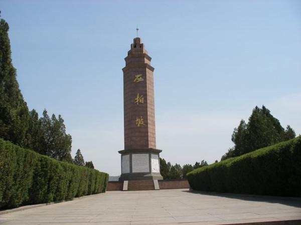 是河北省省会,同时也是一个年轻的省会城市,1968年才接替保定成为河北