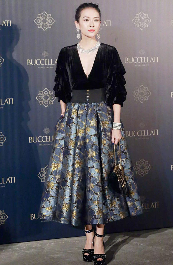 她嘲讽范冰冰靠肉体上位,一个包顶林心如300个