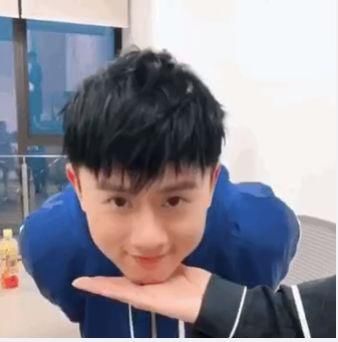 张杰李易峰胡一天杨洋迪丽热巴的摸脸杀谁更可