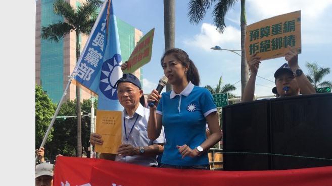 许淑华现身抗争现场.(图片来源:台媒)