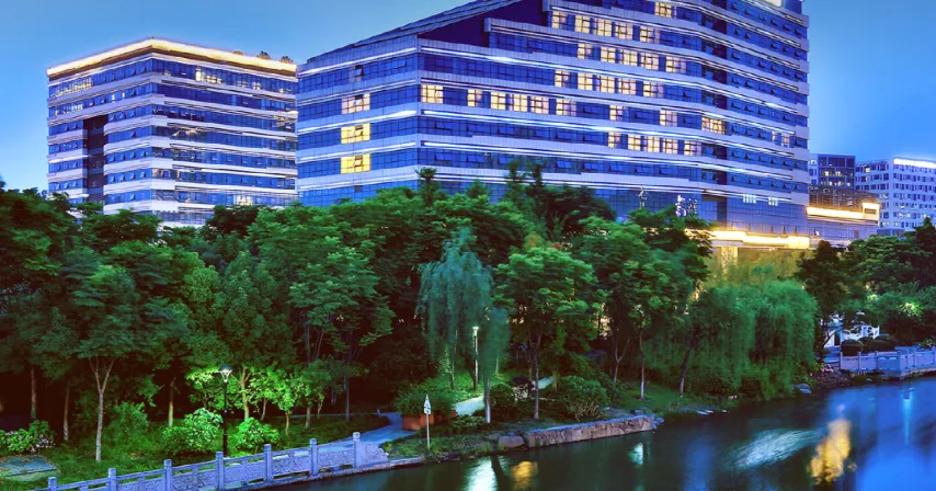 深夜惊魂!杭州某品牌酒店再曝“陌生男闯进客房”,实习生的错? 深夜惊魂!杭州某品牌酒店再曝“陌生男闯进客房”,实习生的错?