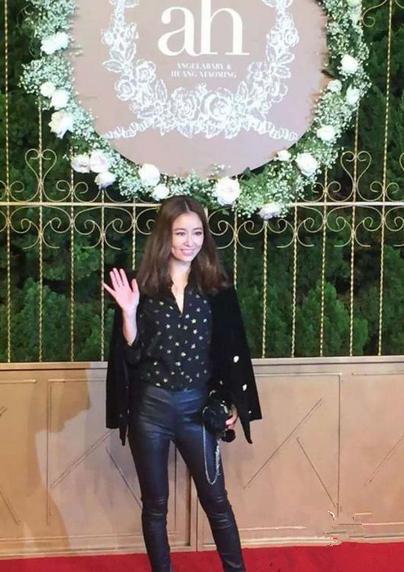 谢娜结婚礼金收了四千万都捐了,那黄晓明呢?