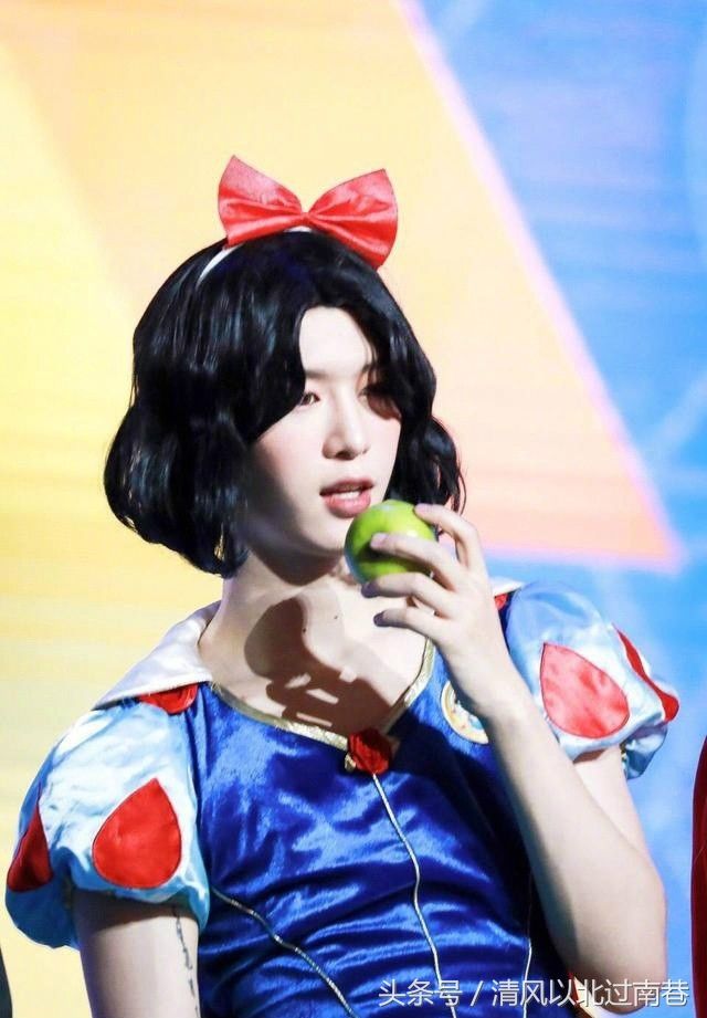 Ninepercent粉丝见面会大玩cosplay,乐华三子穿