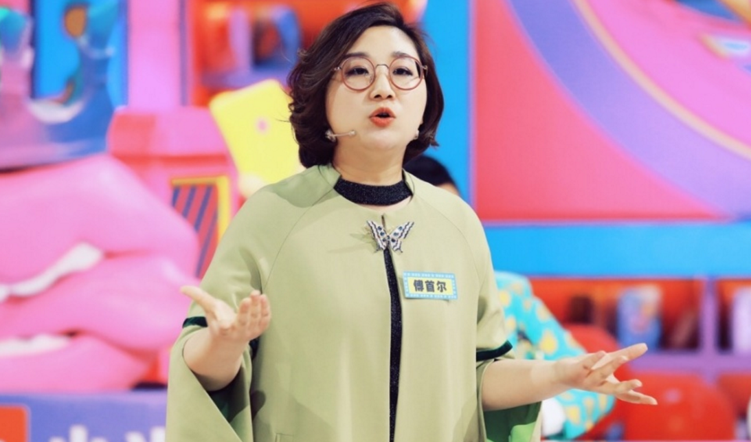 《奇葩说》被打的董婧却发声明道歉 傅首尔再遭网络暴力
