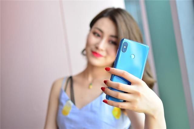 小米MIX3艳照流出,小米8或沦为炮灰?