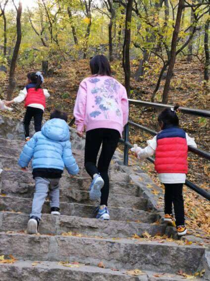 韩红更新捐款名单 甘薇的名字在列令人始料未及(图8) 韩红更新捐款名单 甘薇的名字在列令人始料未及(图8)