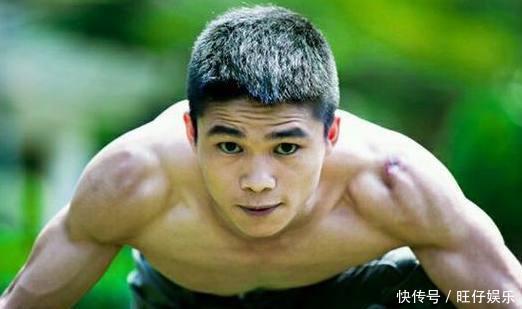 真正的特种兵,身高1米五,两次出演战狼,身份背