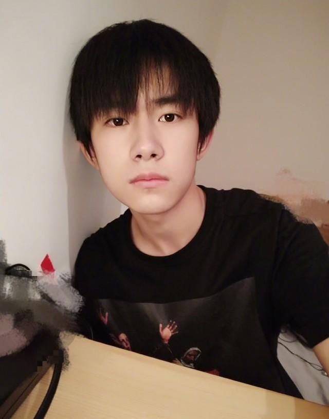 tfboys合体照片自拍图片