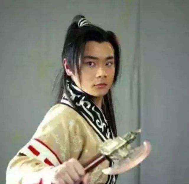 十二年时间已经过去,《宝莲灯》的主演们现在也过上了各自不同的生活.