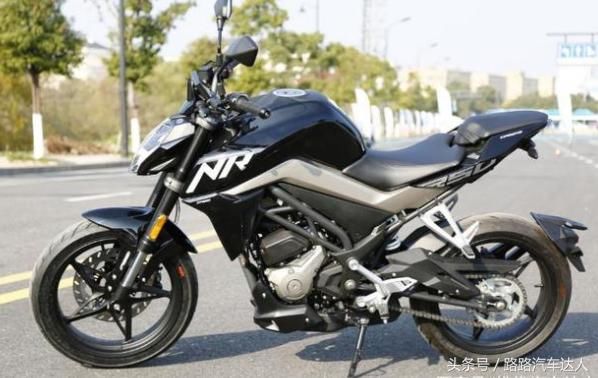 春风250nk vs 力帆kp250哪个更好?