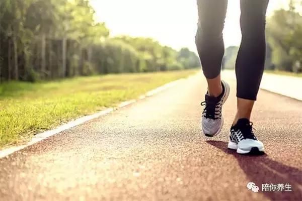 手心出汗? 或是身体疾病发出的信号