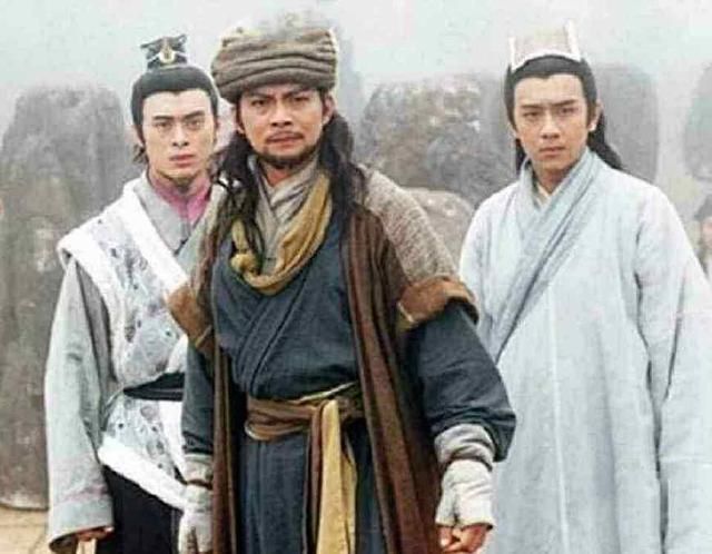 金庸中出场最炫酷的人物,乔帮主自带音响只排