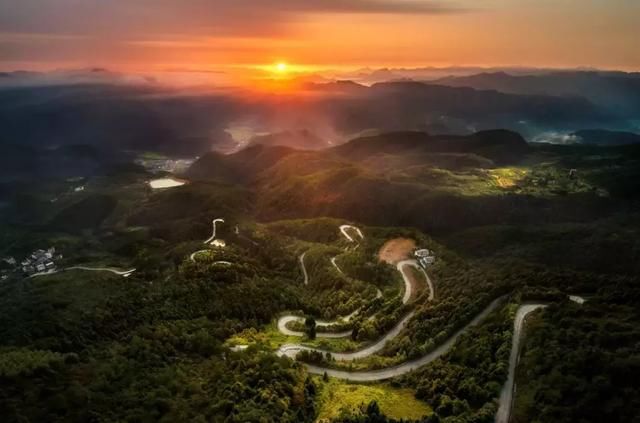 盘点中国最弯最密的盘山公路（组图）