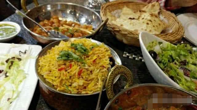 中国人去巴基斯坦旅游,吃饭时多了一道菜,到了
