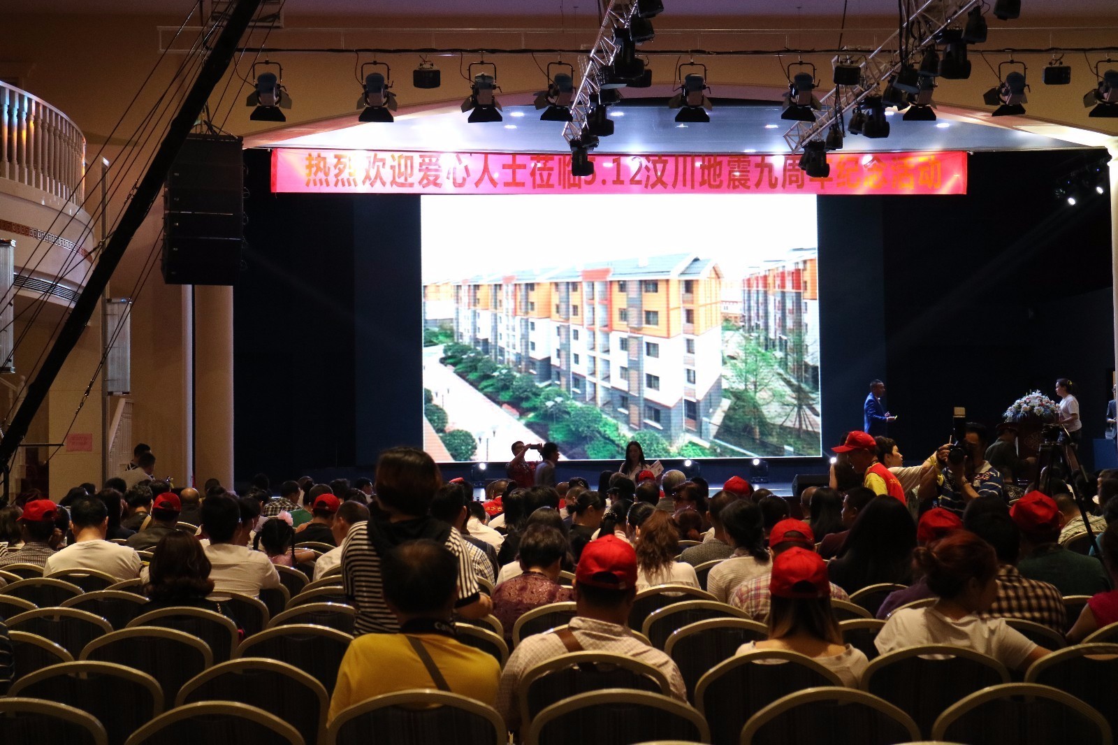 舞台舞美的灯光音响设备的租赁安装服务合同